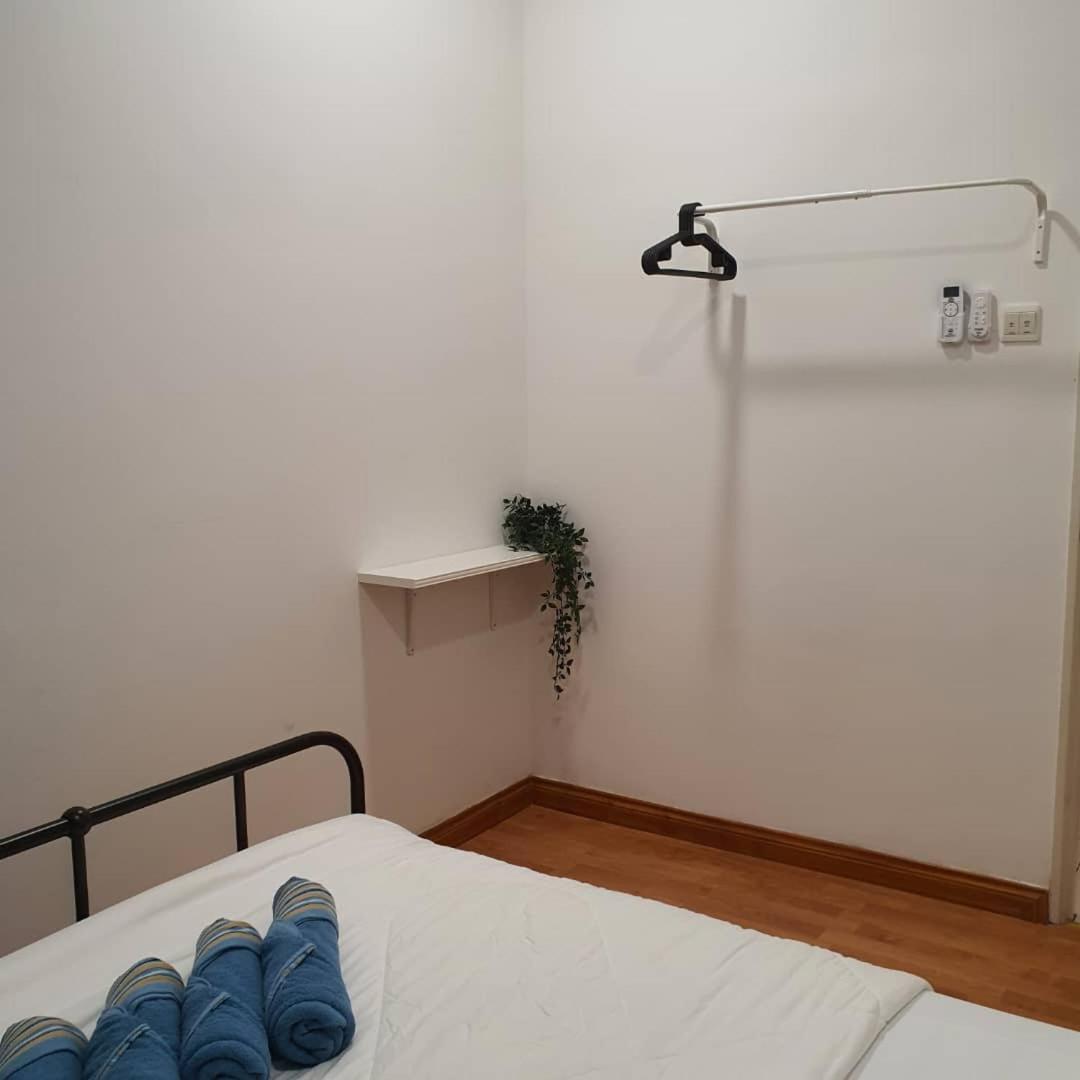 Paradigm Mall 1BR-Poolview-Netflix-WiFi by JB RelaX Homestay
