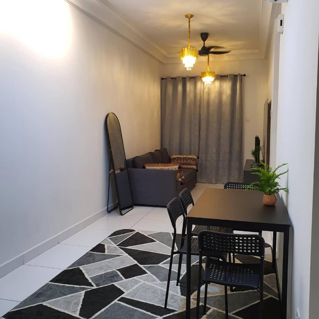 Paradigm Mall 1BR-Poolview-Netflix-WiFi by JB RelaX Homestay