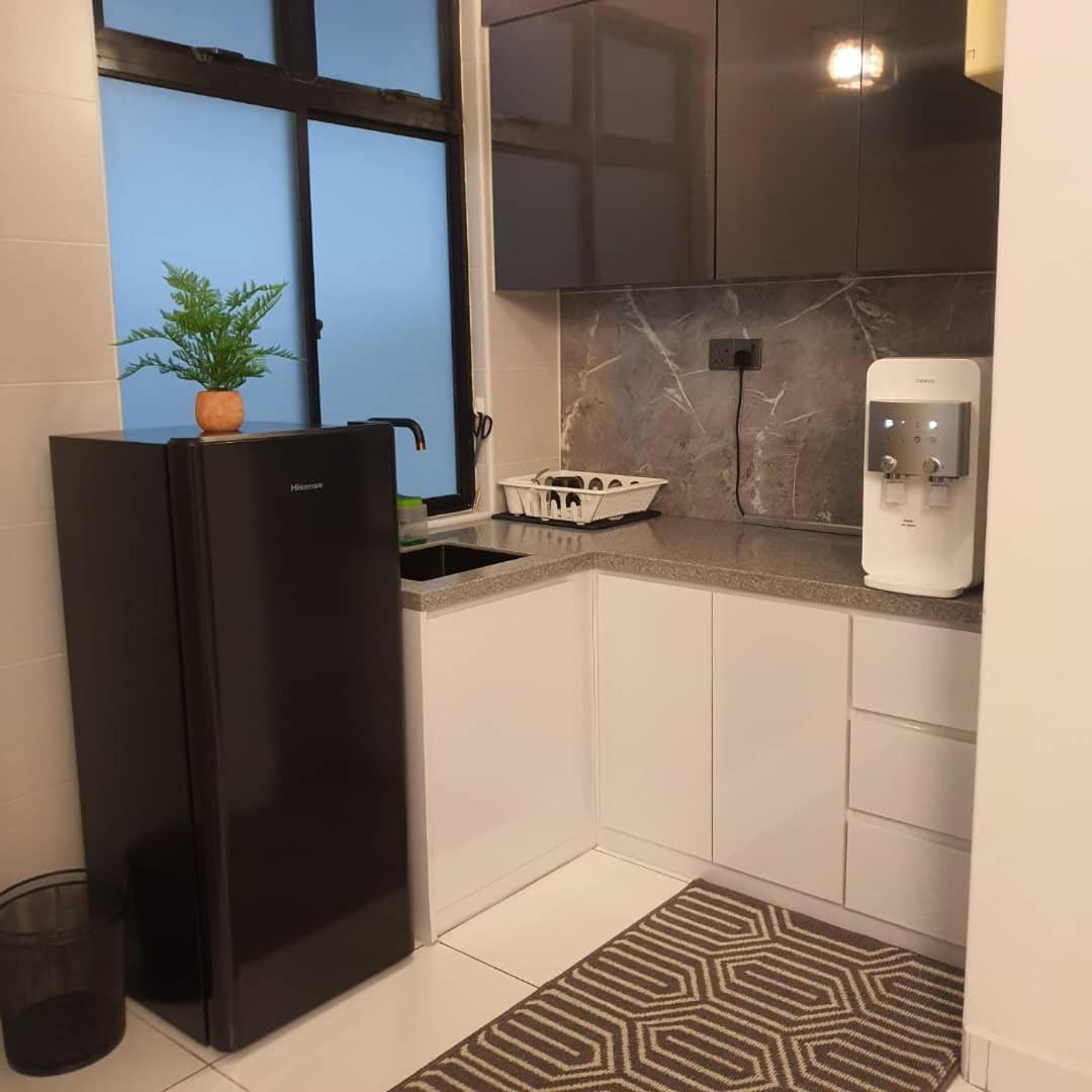 Paradigm Mall 1BR-Poolview-Netflix-WiFi by JB RelaX Homestay
