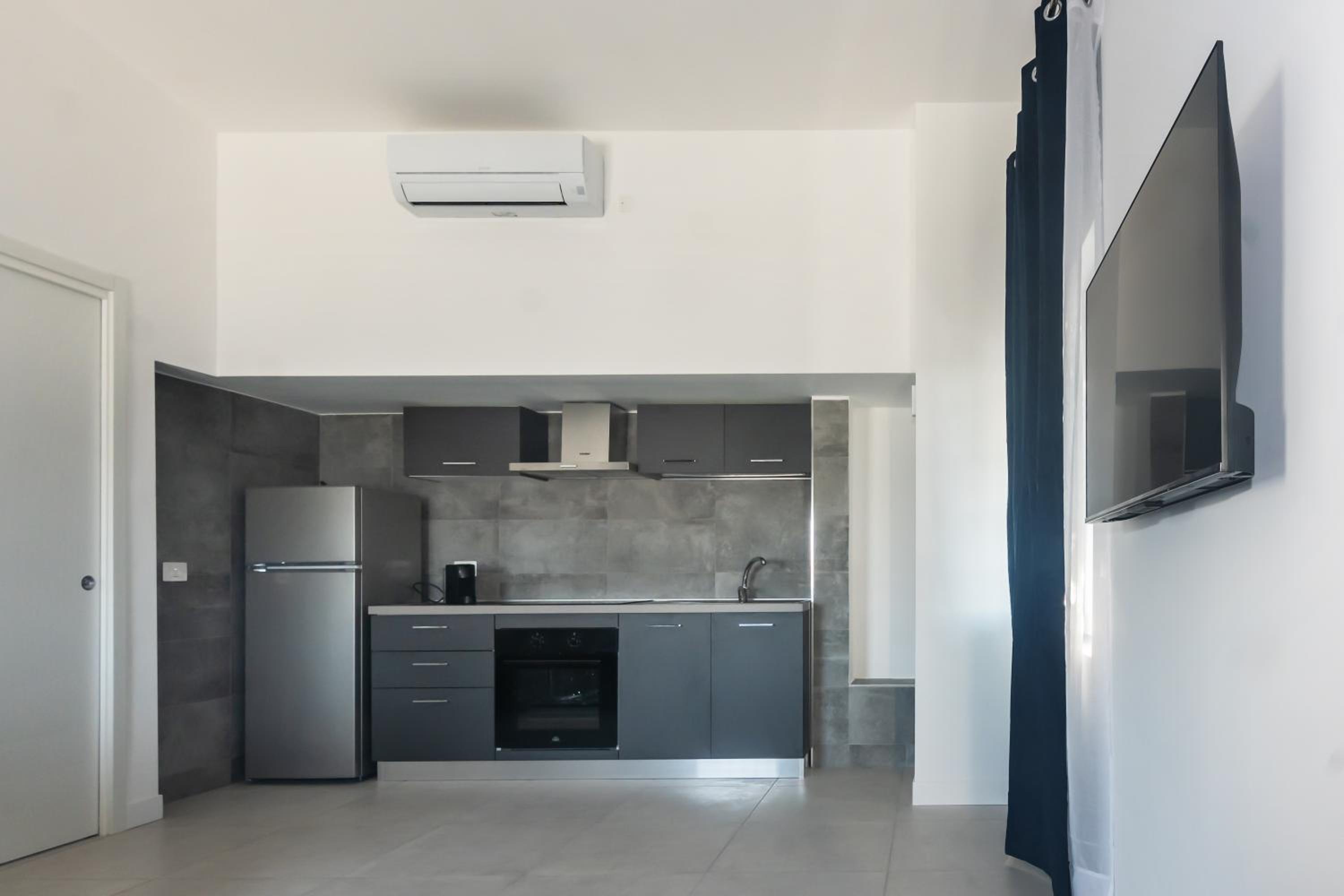 lemon suites apartments