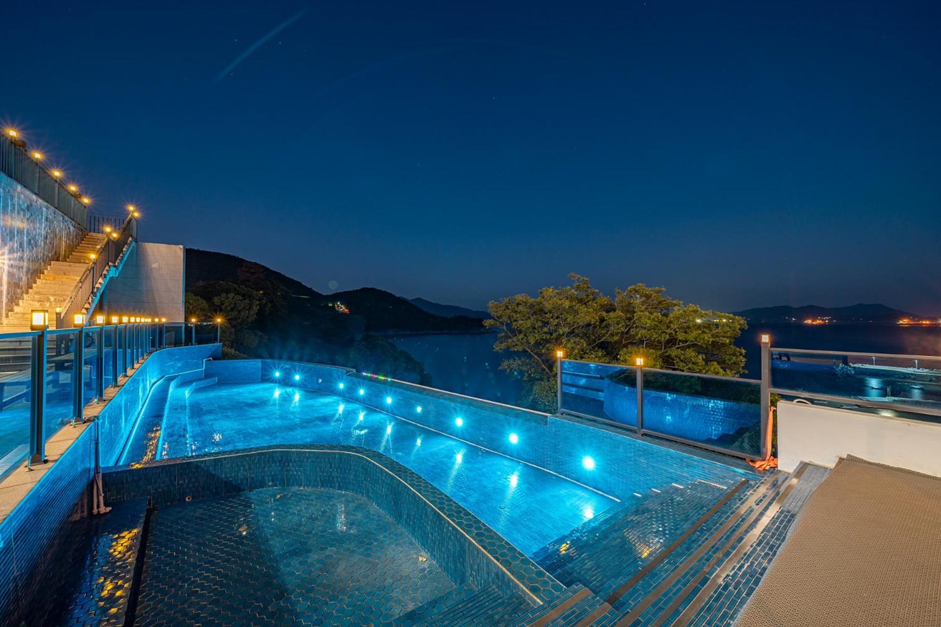 Le Paradis Ocen view Spa Pension