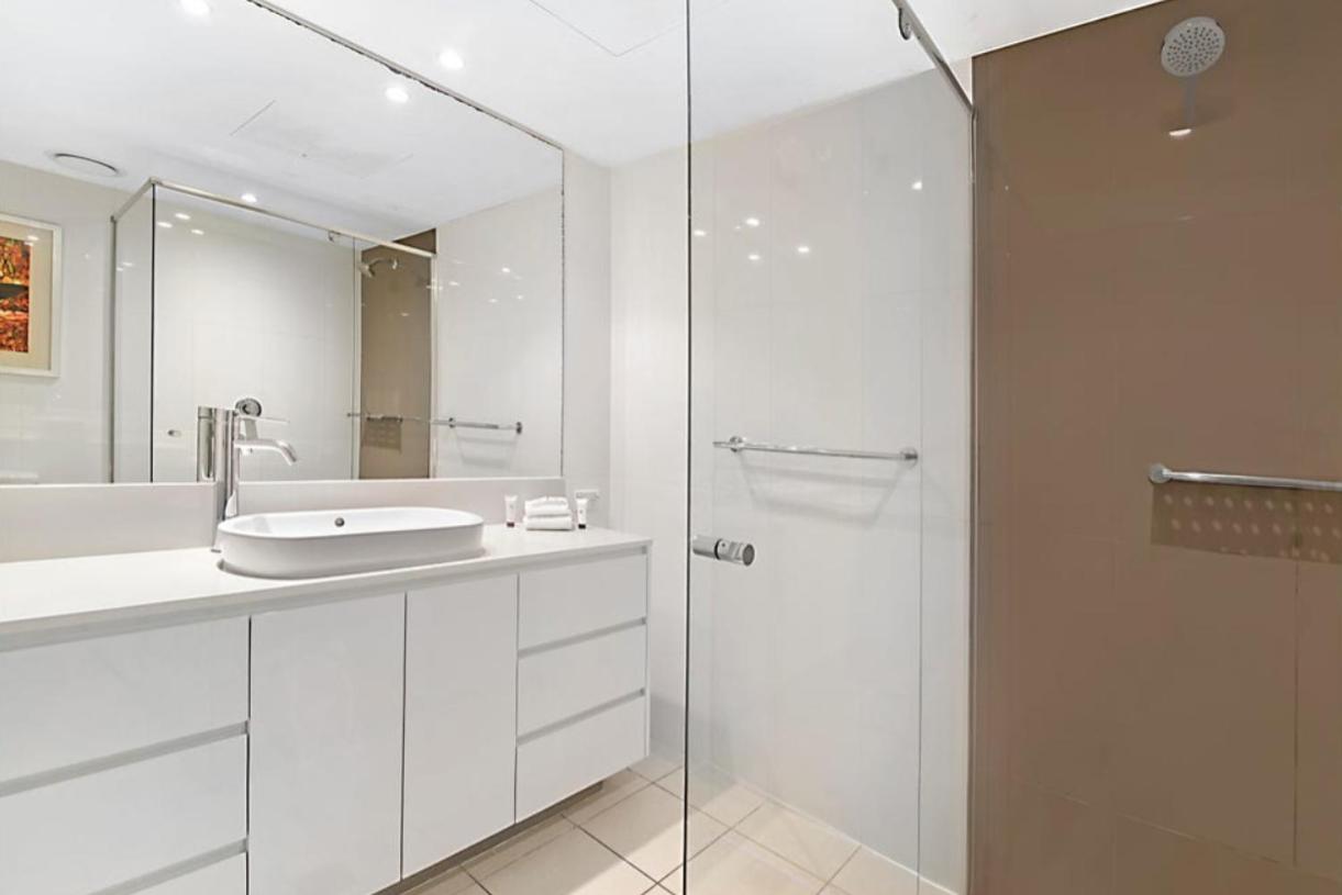 Number 1 H Residences - WiFi, Parking & More by Gold Coast Holidays