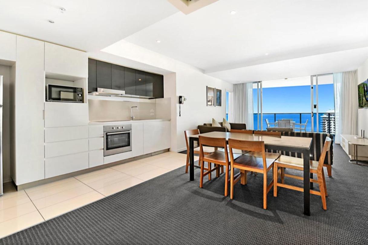 Number 1 H Residences - WiFi, Parking & More by Gold Coast Holidays
