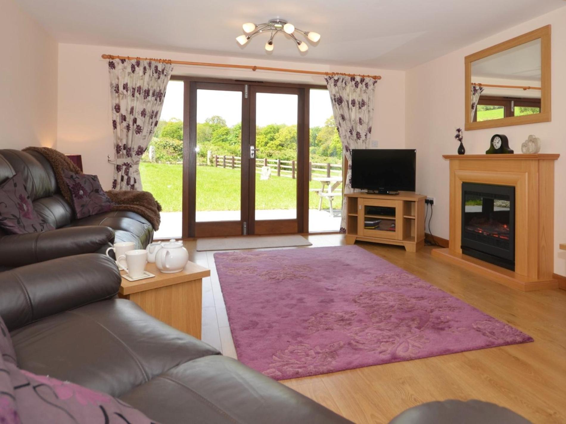 3 Bed in Launceston oc-oldoa view 2