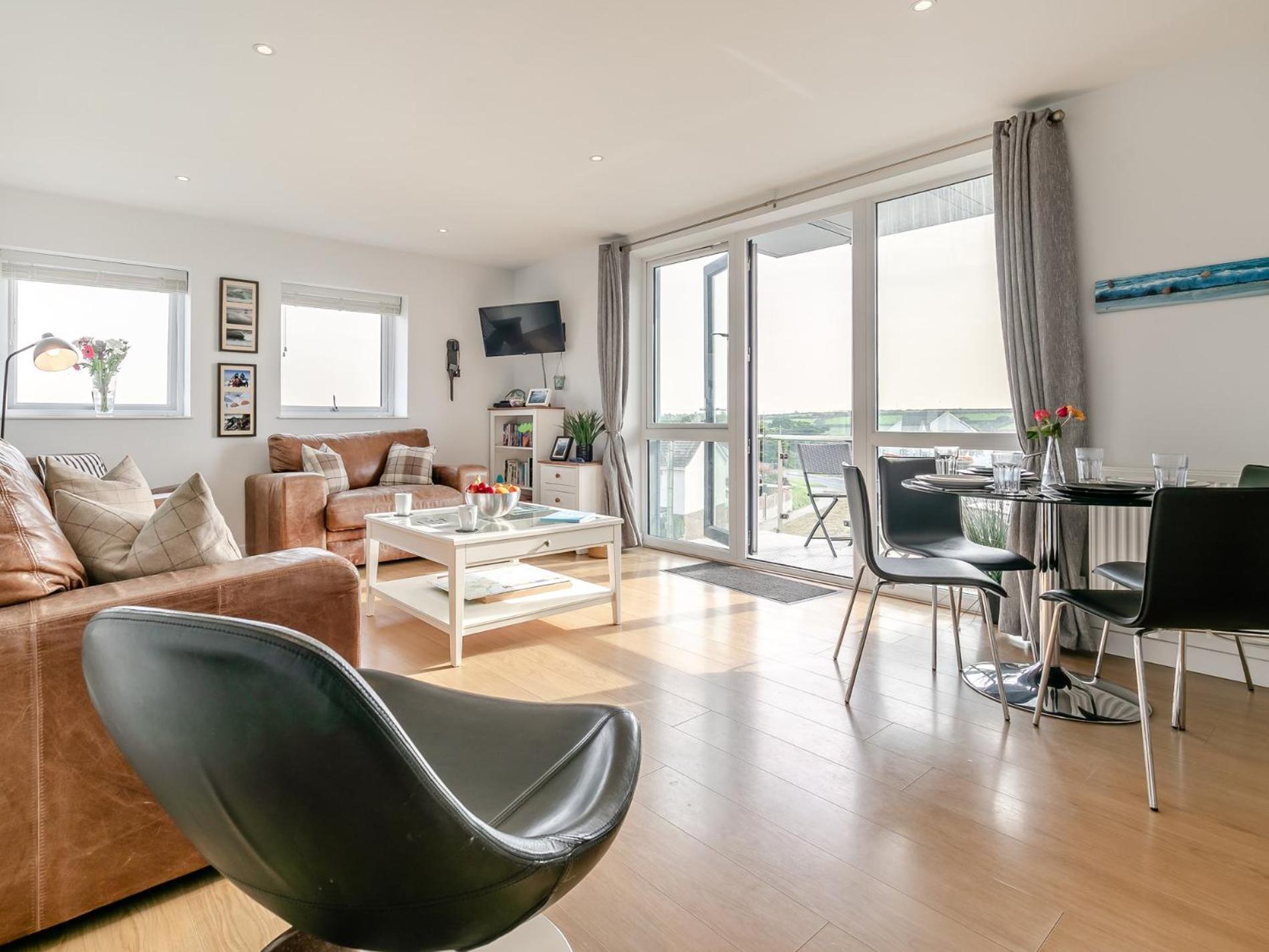 2 Bed in Newquay oc-padou view 2