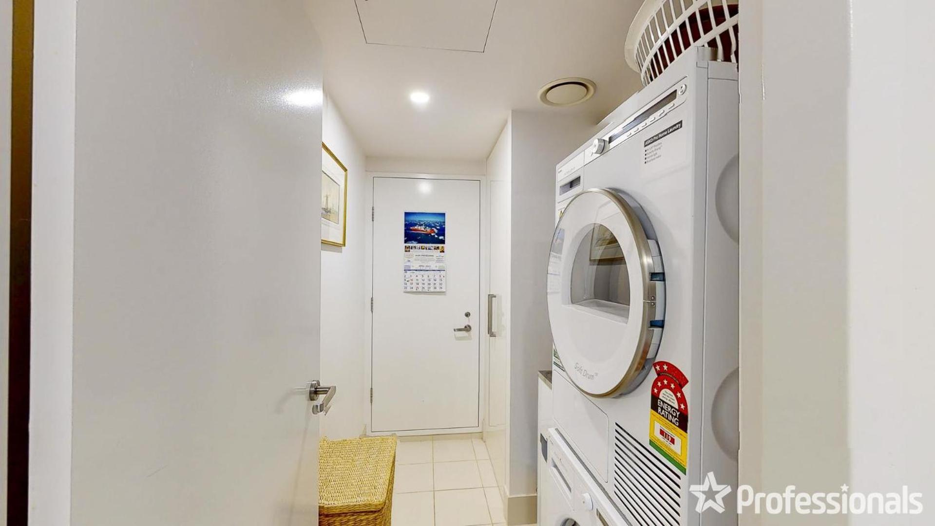 Number 1 H Residences - WiFi, Parking & More by Gold Coast Holidays