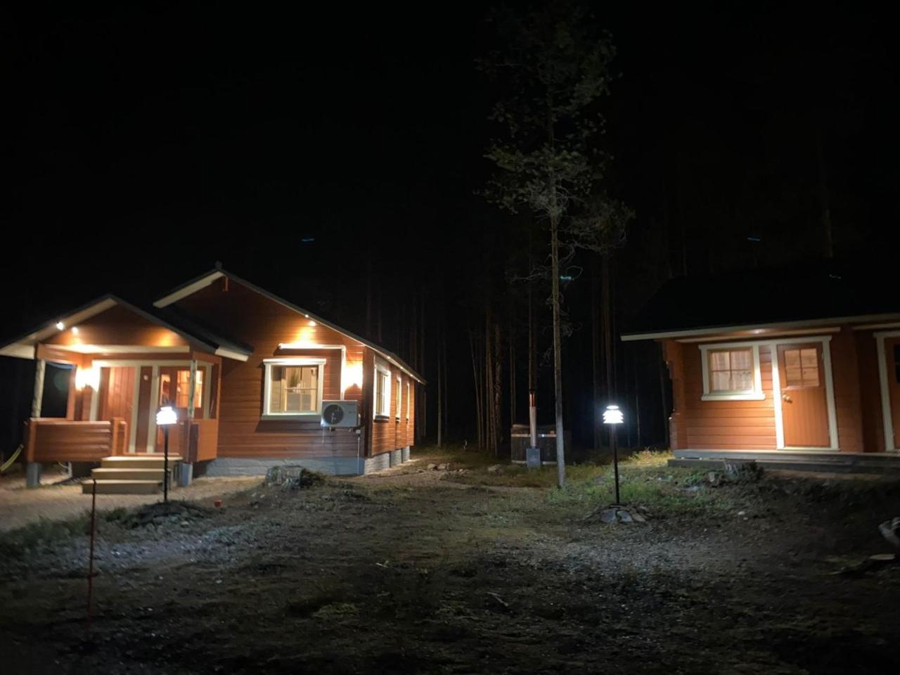 Lomanaamanka Naava-hirsimökki