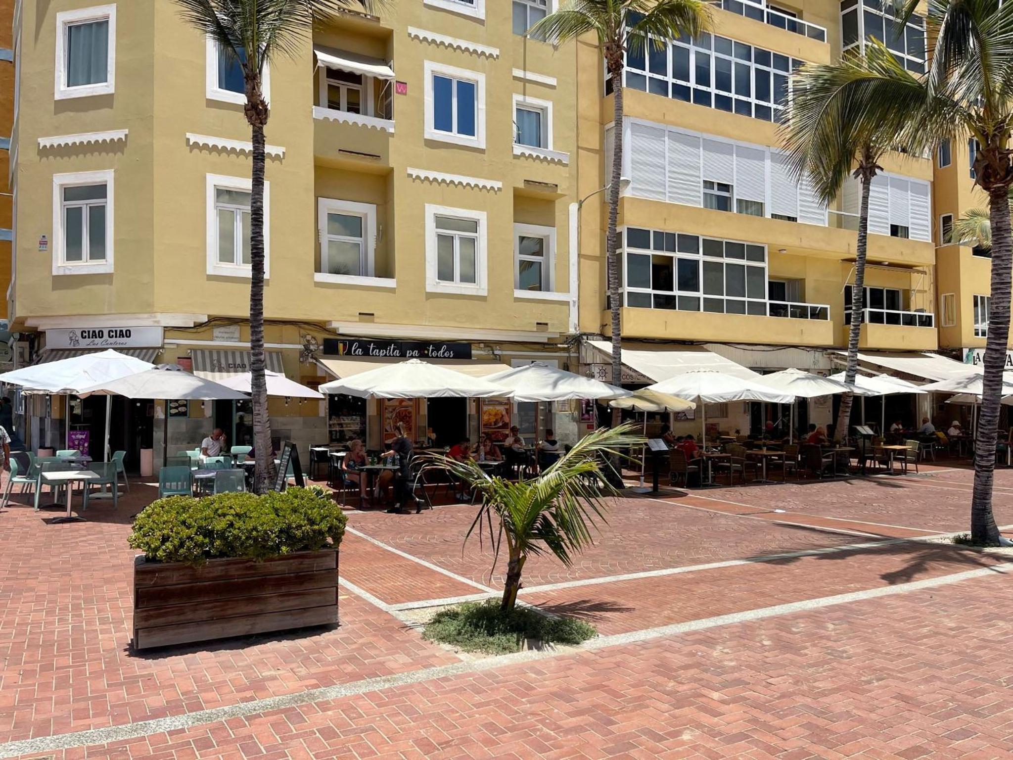Mary Sánchez Beach Apartments