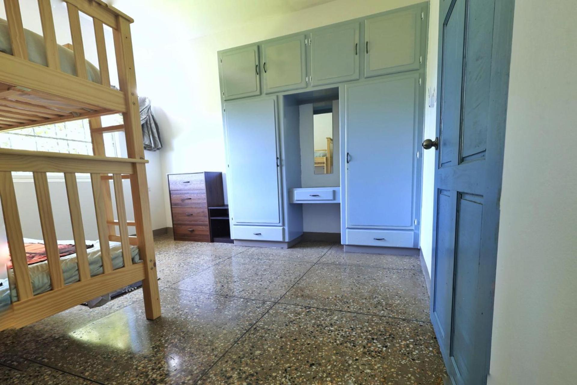 3 Bed Apartment - Garden Patio Bbq Parking view 5