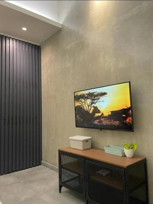 [New] Backlane Elegance 5pax Near Jonker 800m photo 8