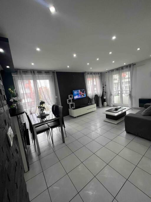 2 Mins from Train Station - Free Parking - Paris & DisneyLand - Lognes