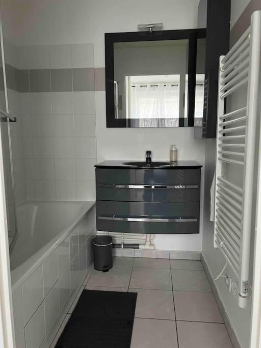 2 Mins from Train Station - Free Parking - Paris & DisneyLand - Lognes