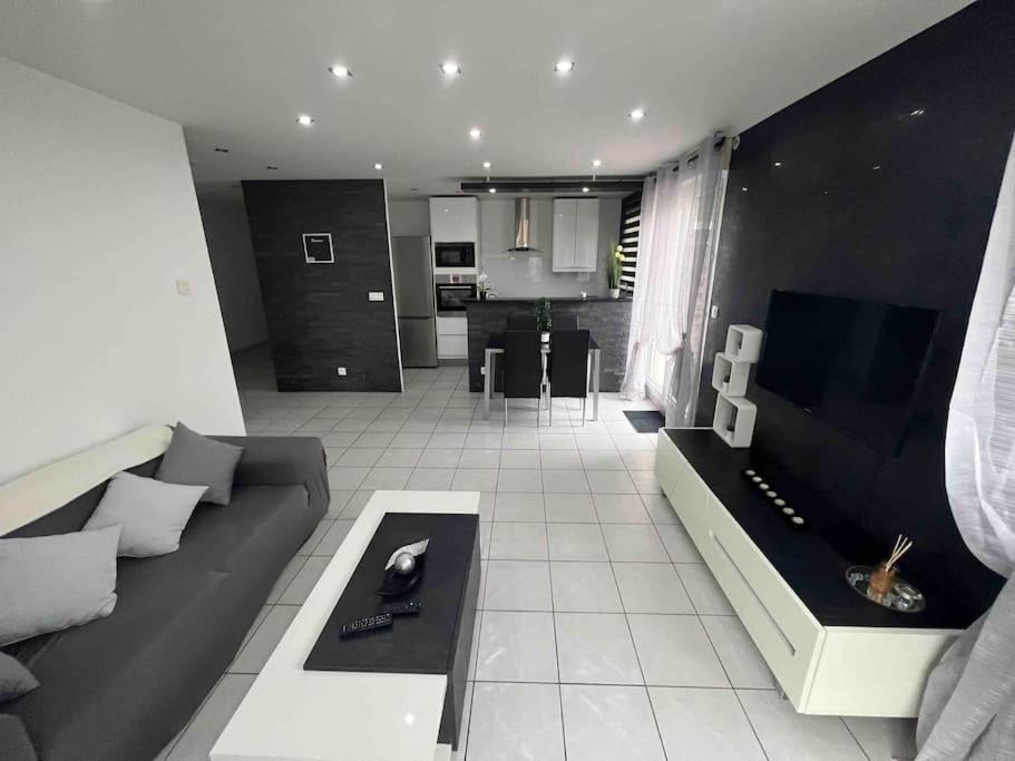 2 Mins from Train Station - Free Parking - Paris & DisneyLand - Lognes