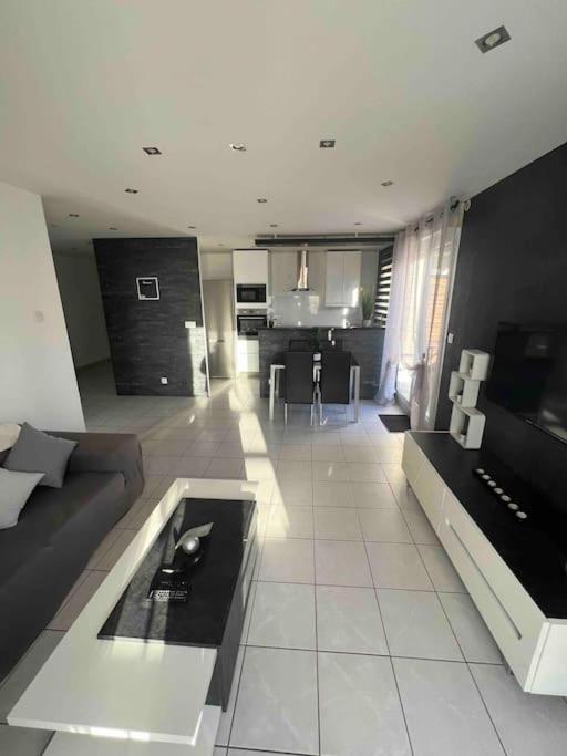 2 Mins from Train Station - Free Parking - Paris & DisneyLand - Lognes