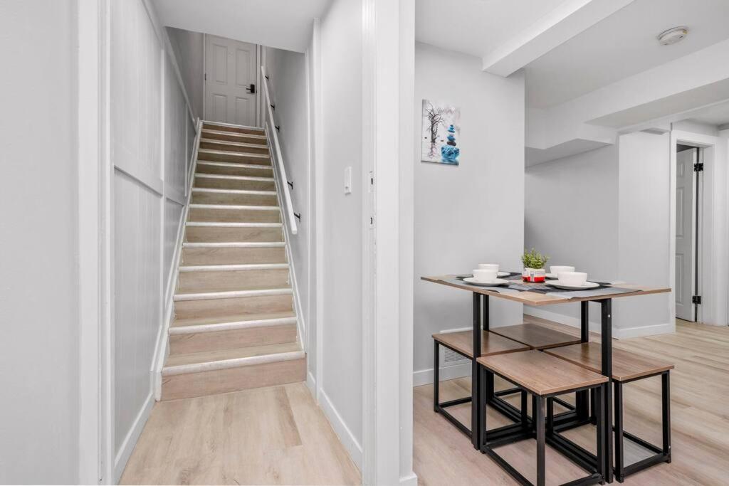 CenterStreet-Cozy 2bedroomSuite
