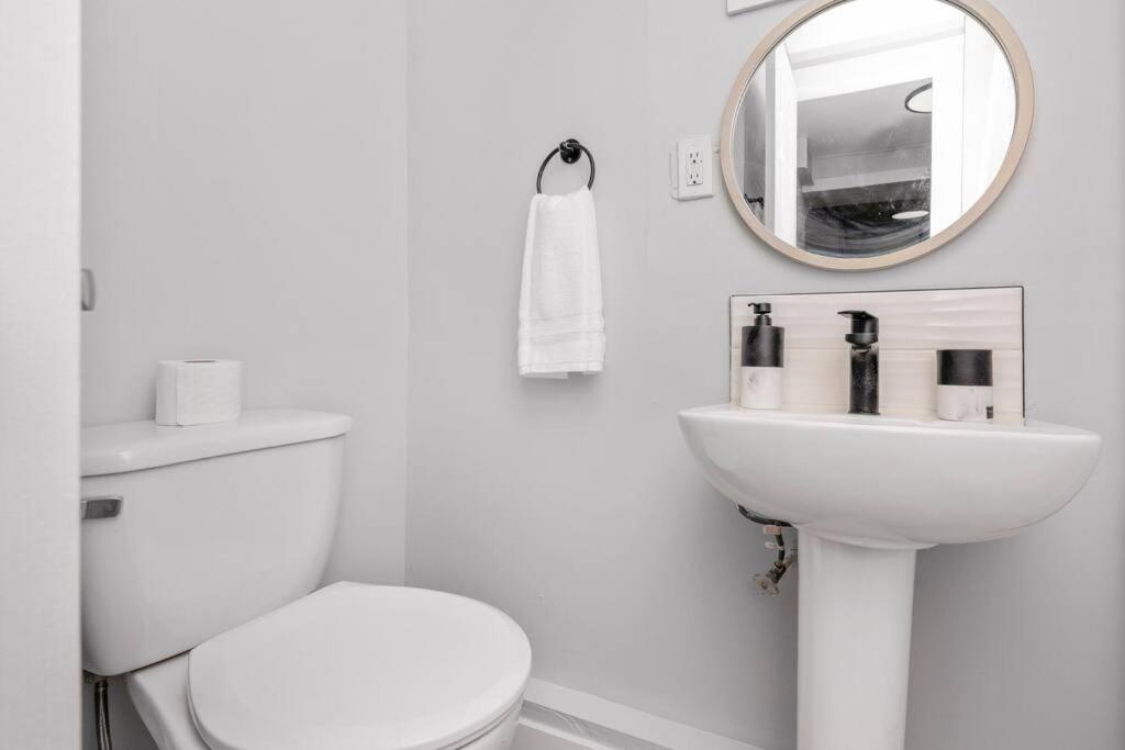 CenterStreet-Cozy 2bedroomSuite