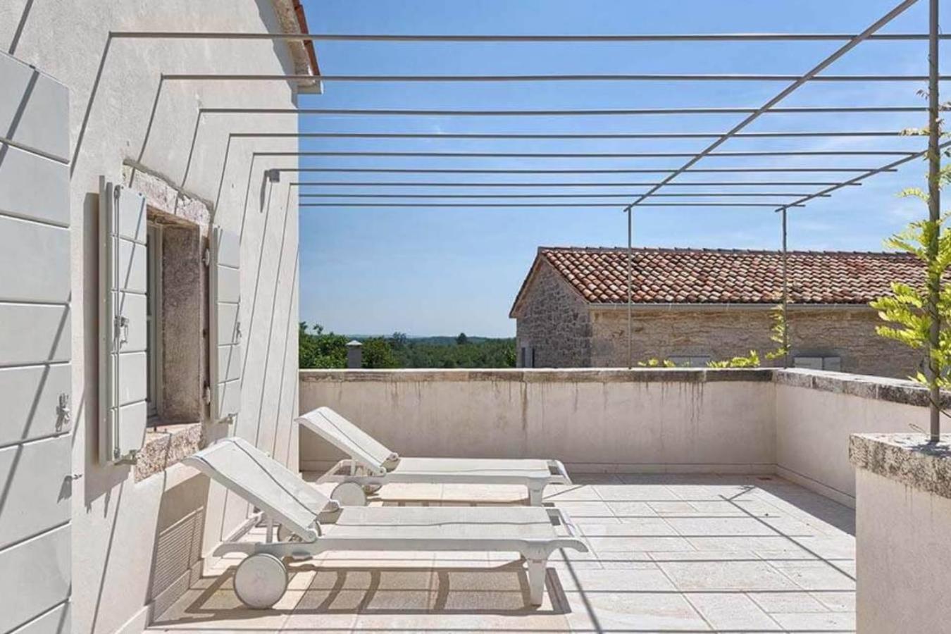 Villa Charlotte for 14 persons with 73m2 Pool in Central Istria - Daily Housekeeping & Breakfast Service