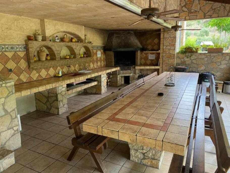 Masía de piedra con piscina view 5