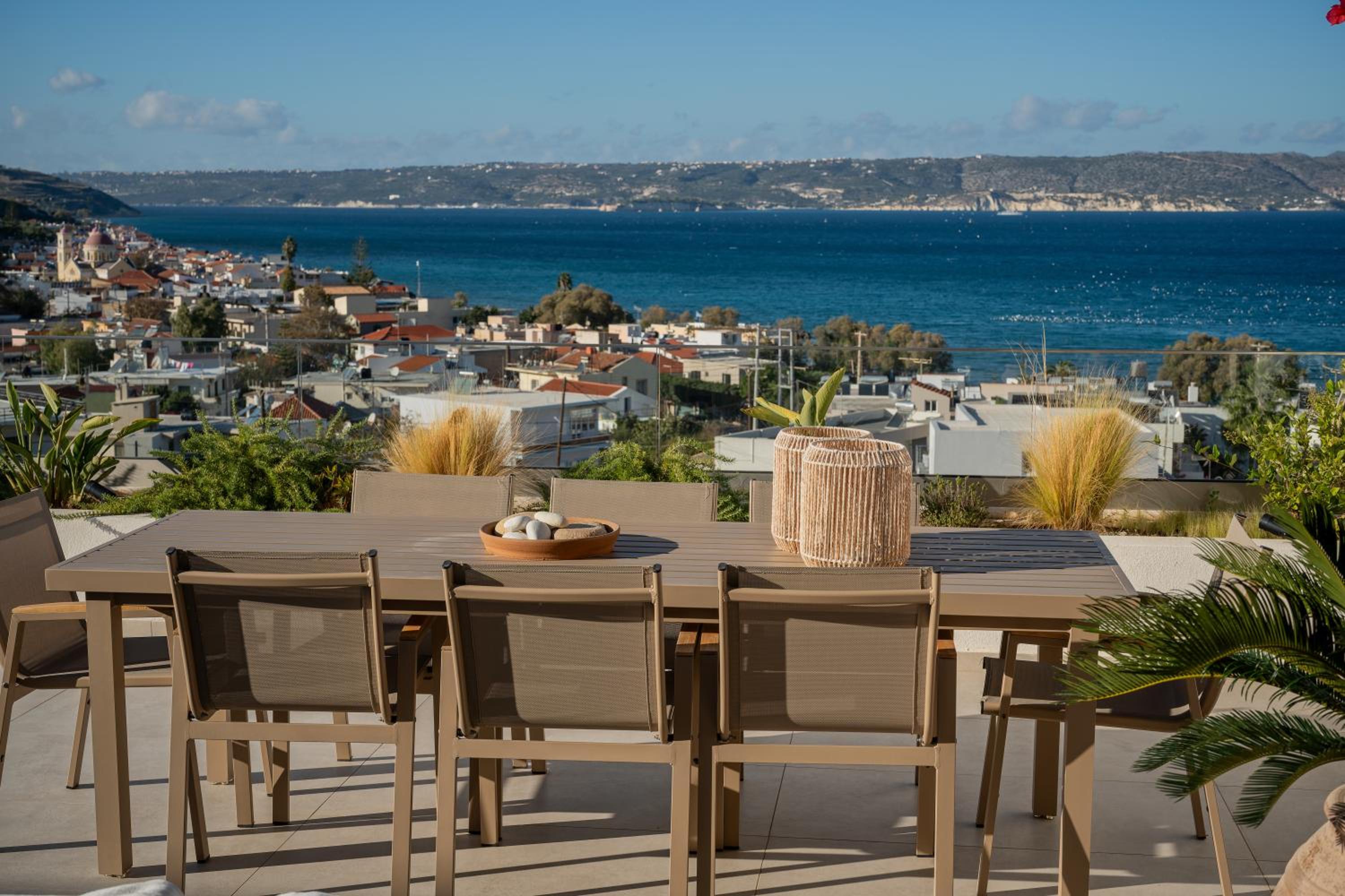 AmphiMatrion Luxury Residence