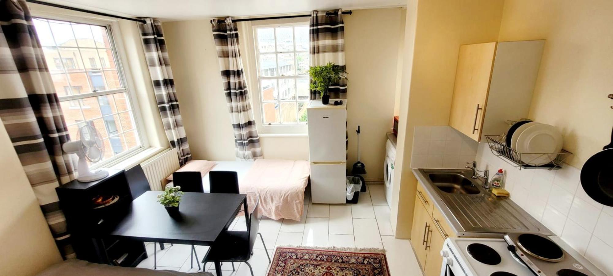 Studio flat in Central London