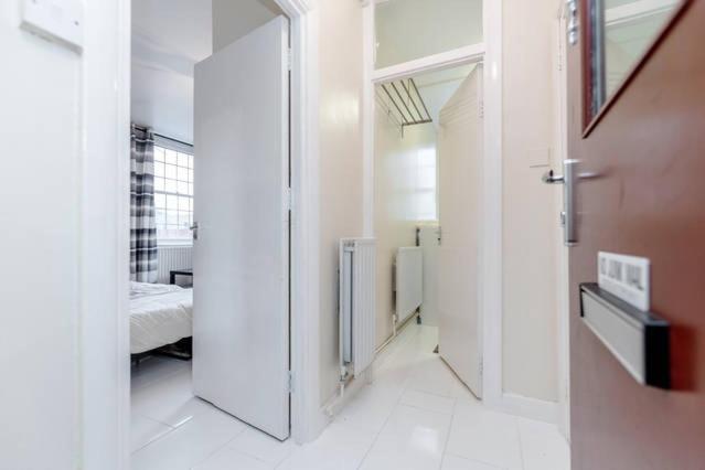 Studio flat in Central London