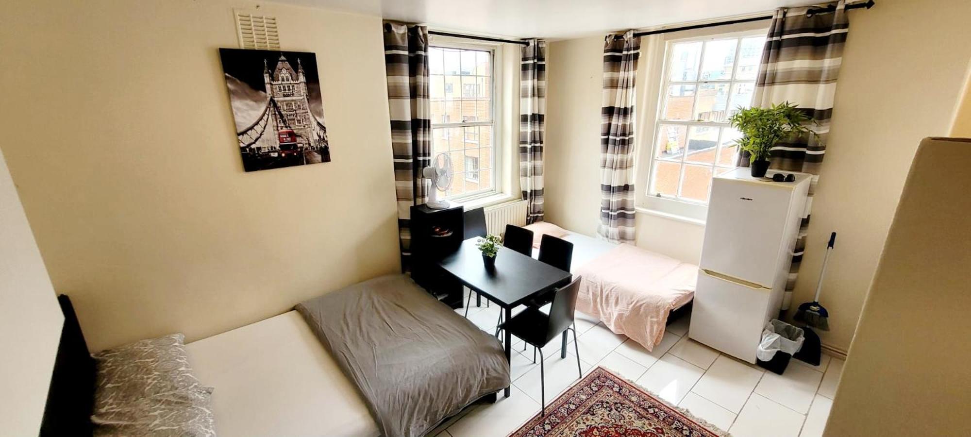 Studio flat in Central London