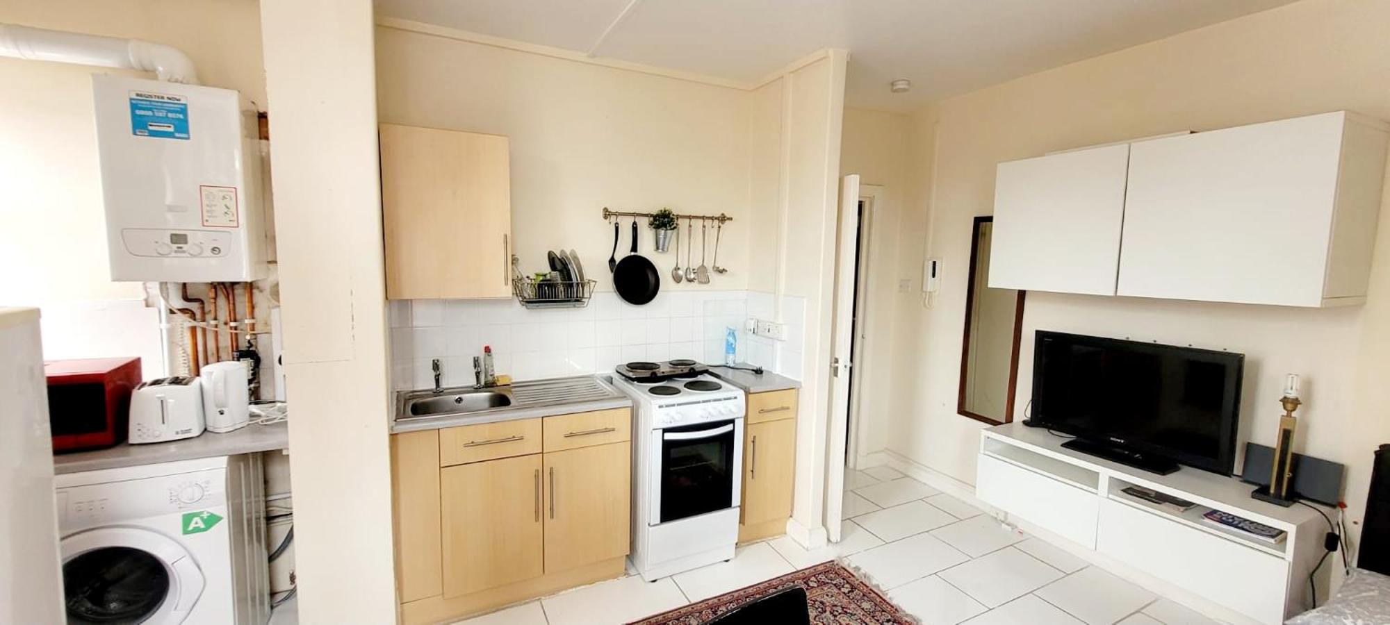 Studio flat in Central London