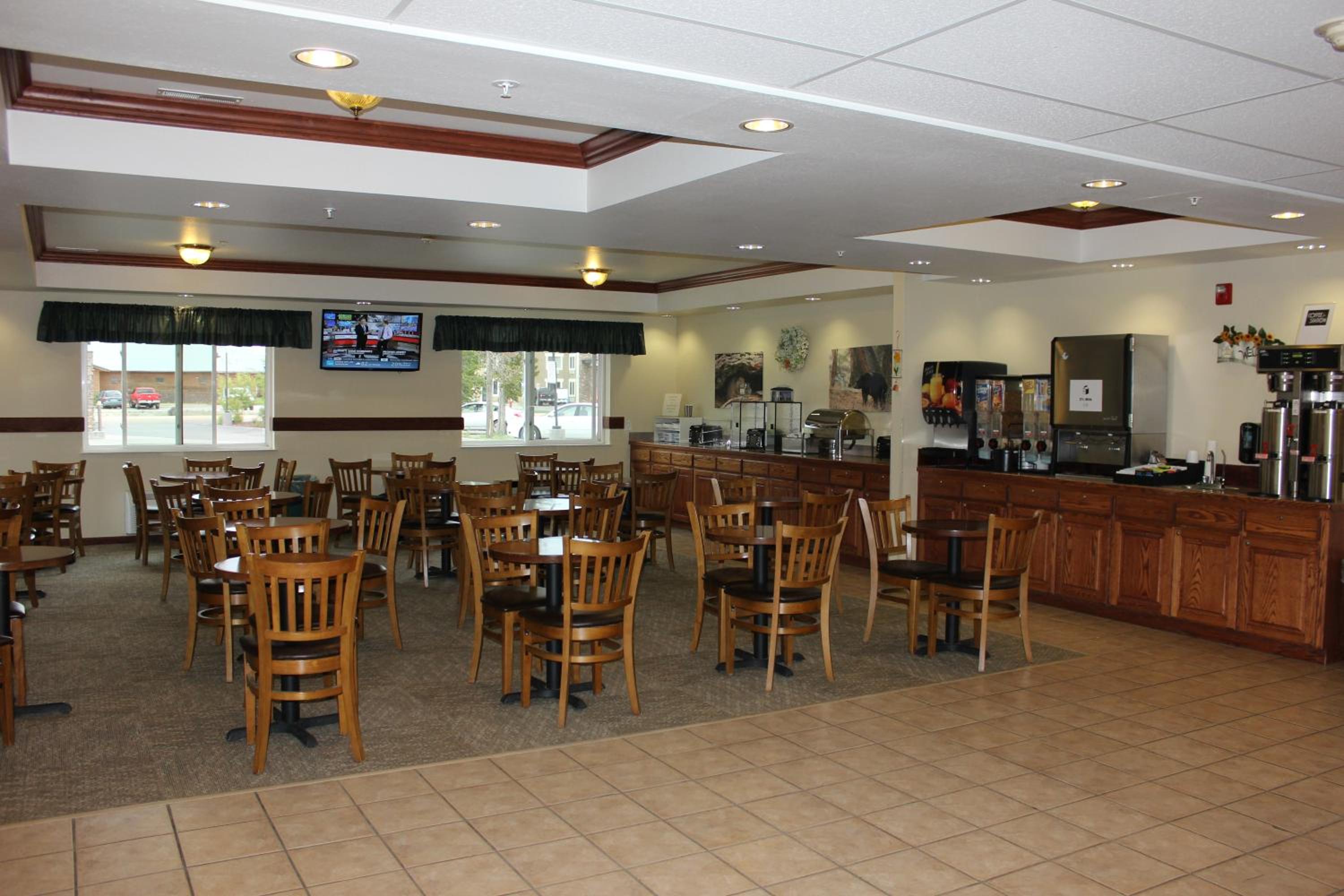 West Yellowstone Vacations - Yellowstone Lodge - Property Image 3