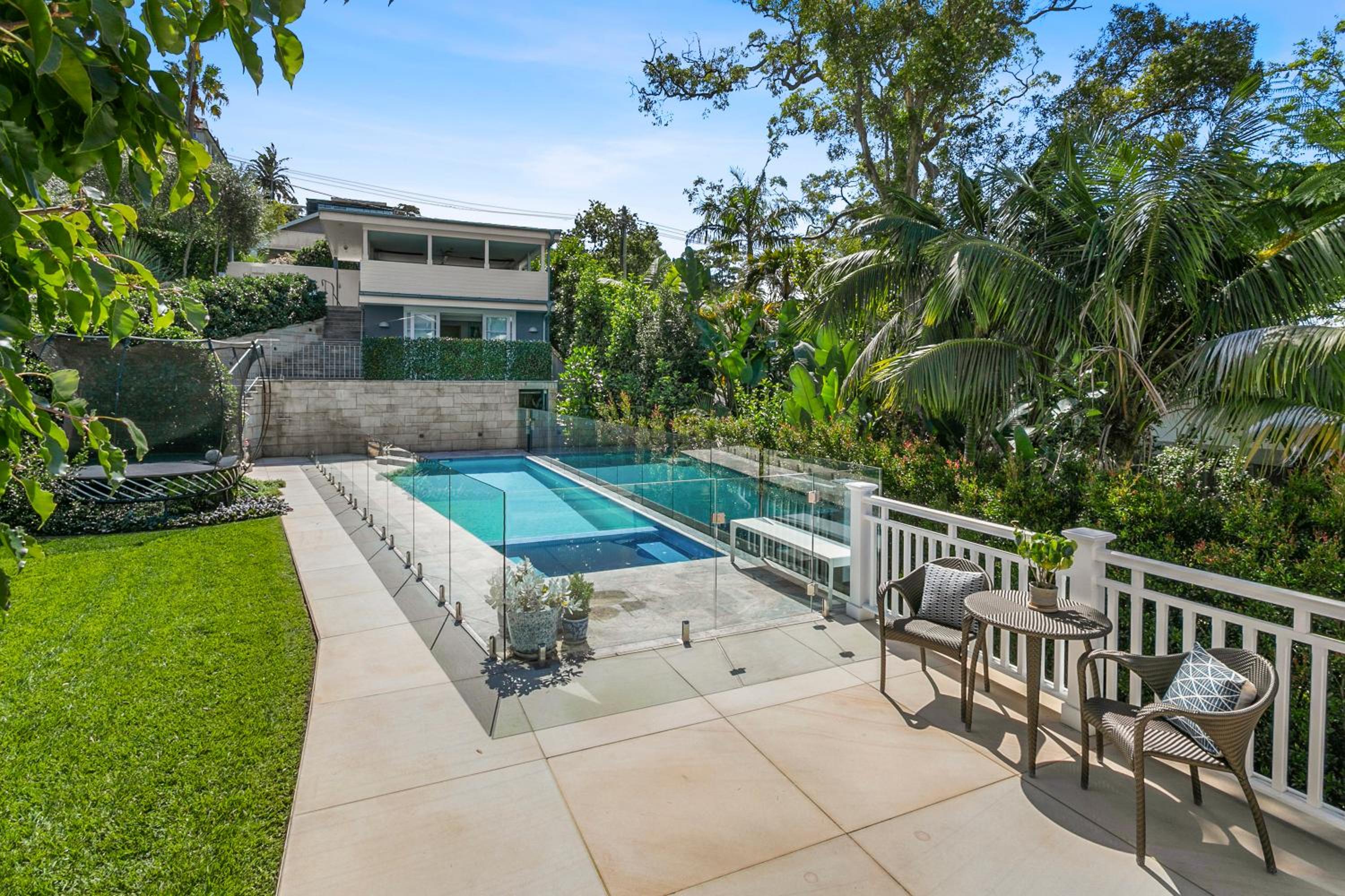 Balmoral Hamptons House with heated pool and hot tub