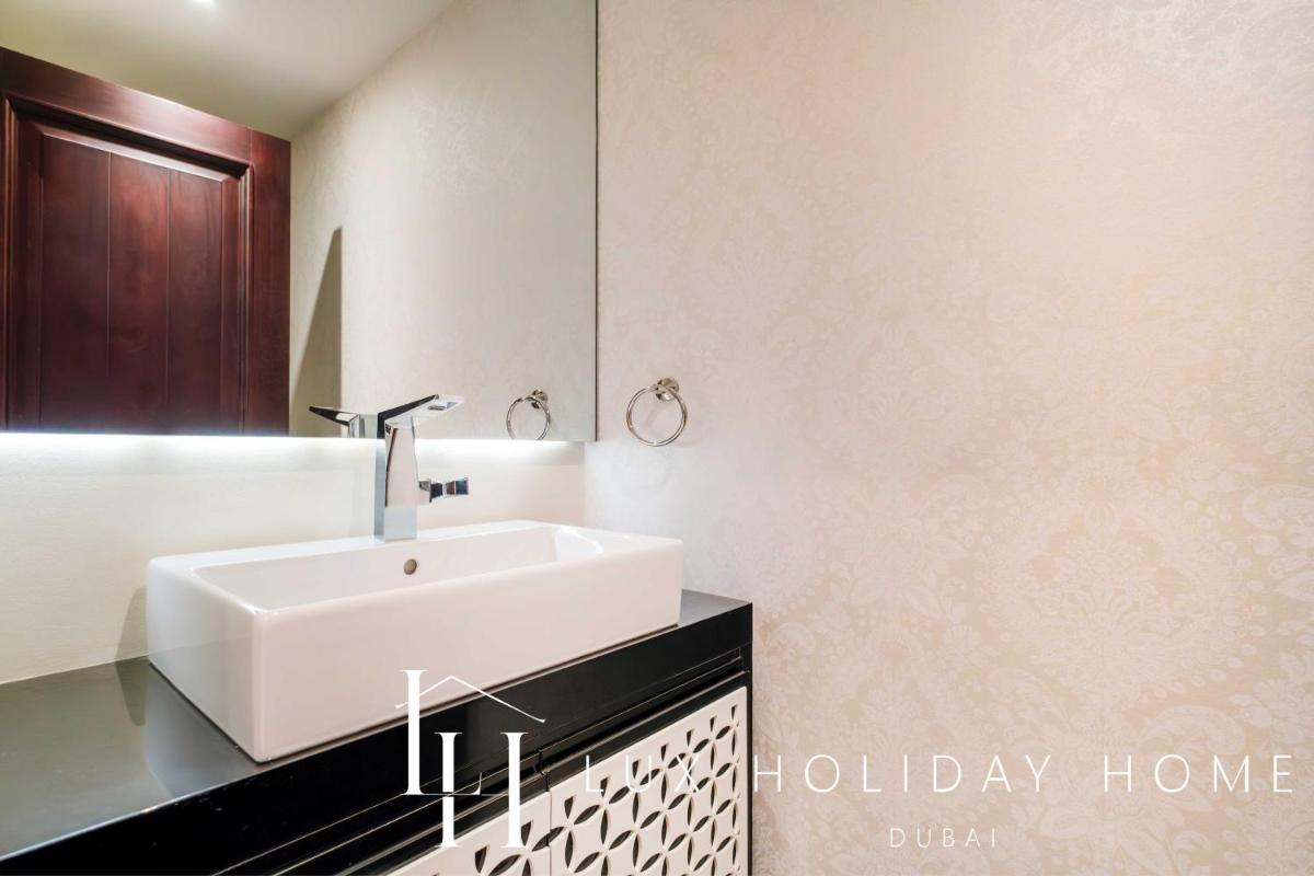 LUX The Burj Khalifa View Garden Suite