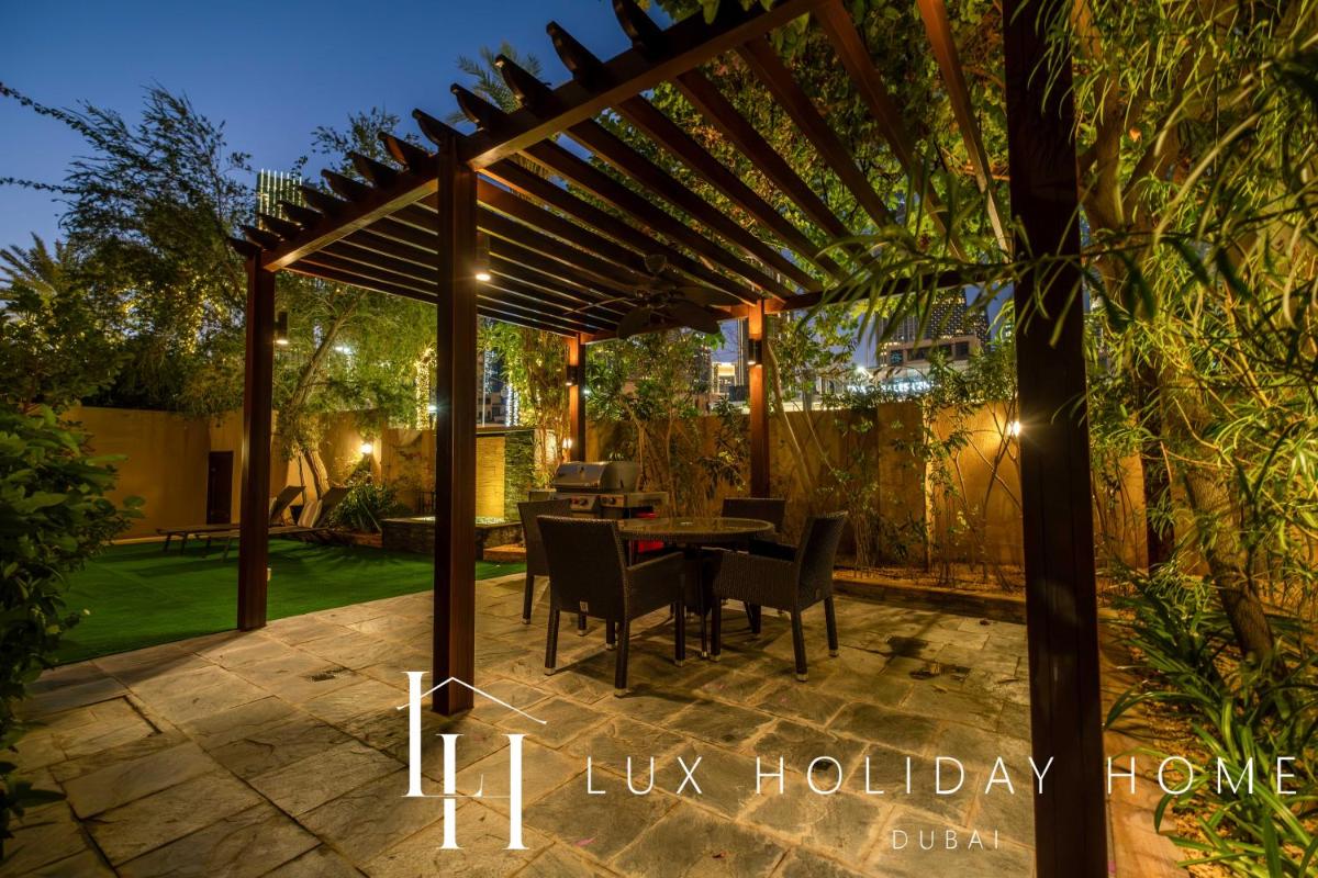 LUX The Burj Khalifa View Garden Suite