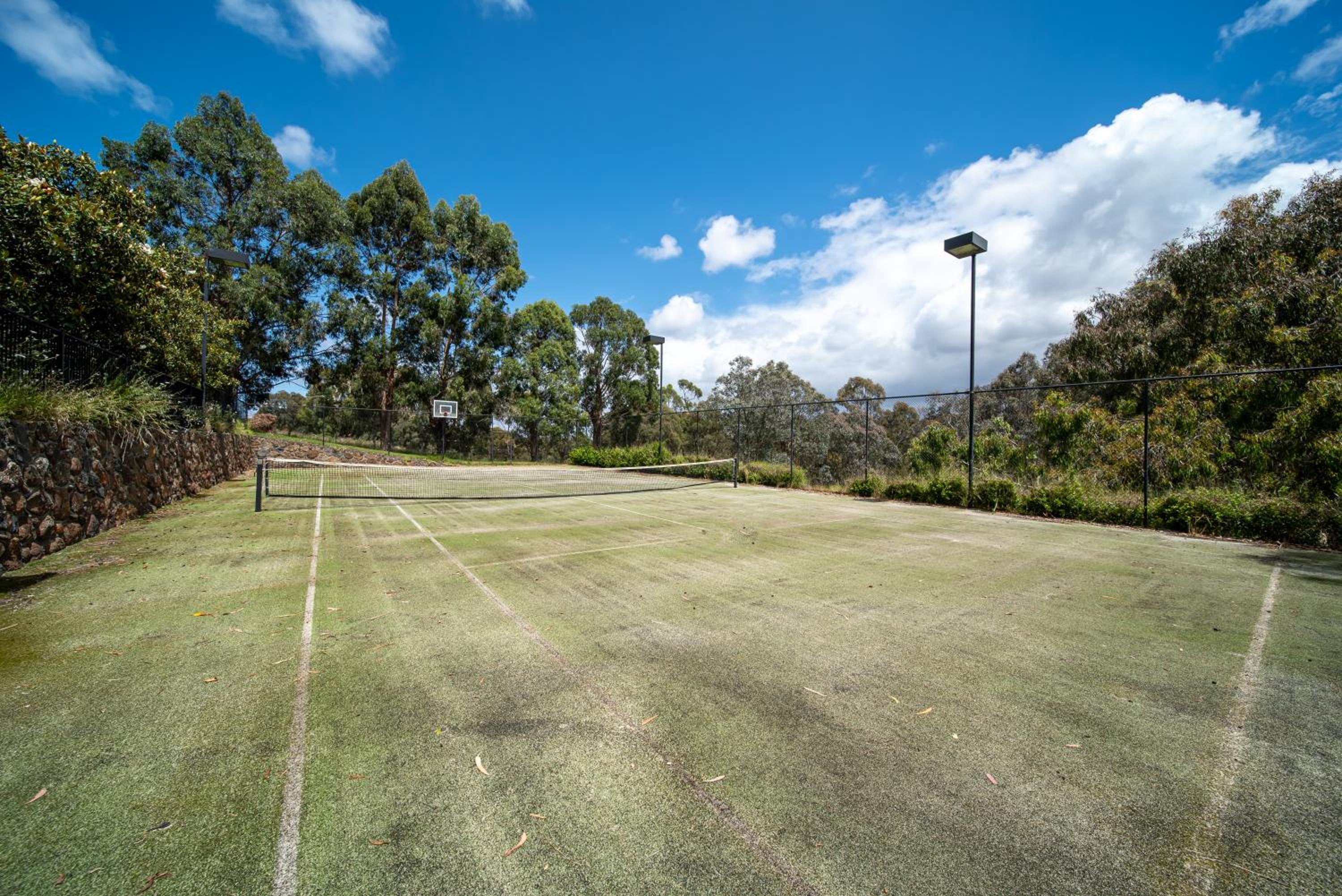 6 bdrs villa with pool & Tennis Court