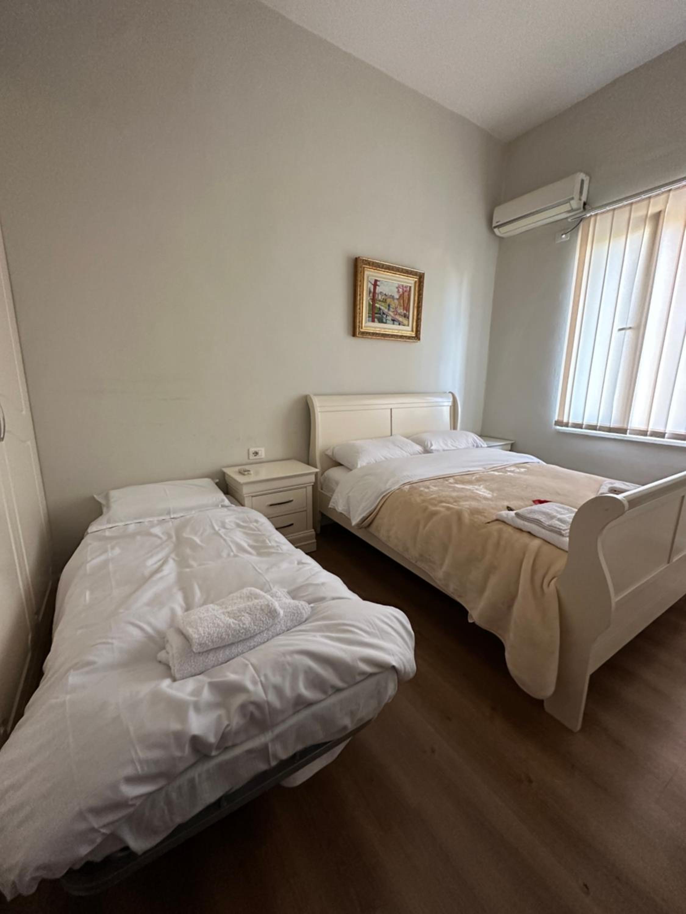 Kelly's Cozy Hideaway - Central Tirana