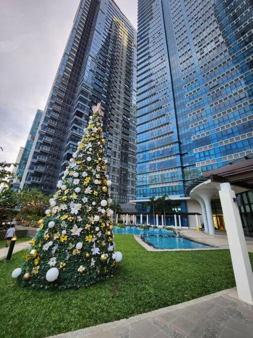 BGC Cosy Spacious 1BR Uptown Parksuites with Balcony photo 3