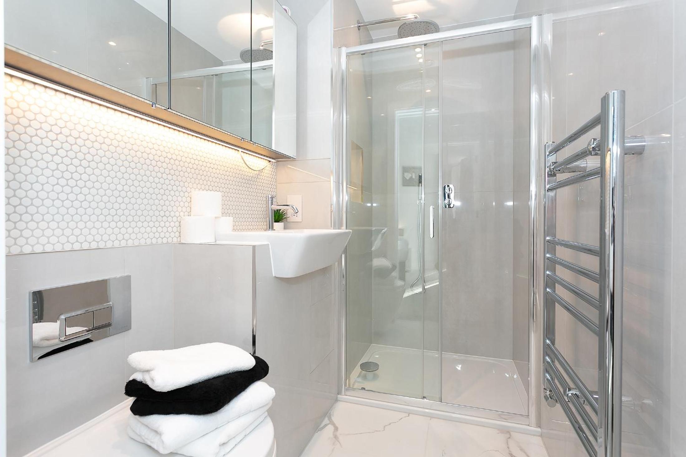 Watford Cassio Supreme - Modernview Serviced Accommodation view 5