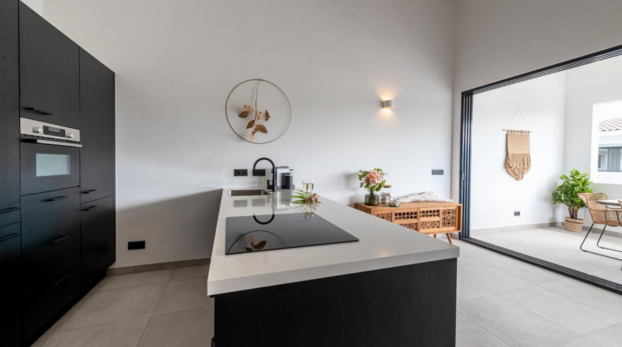 Starfish - Brand new apartment with pool close to the beach
