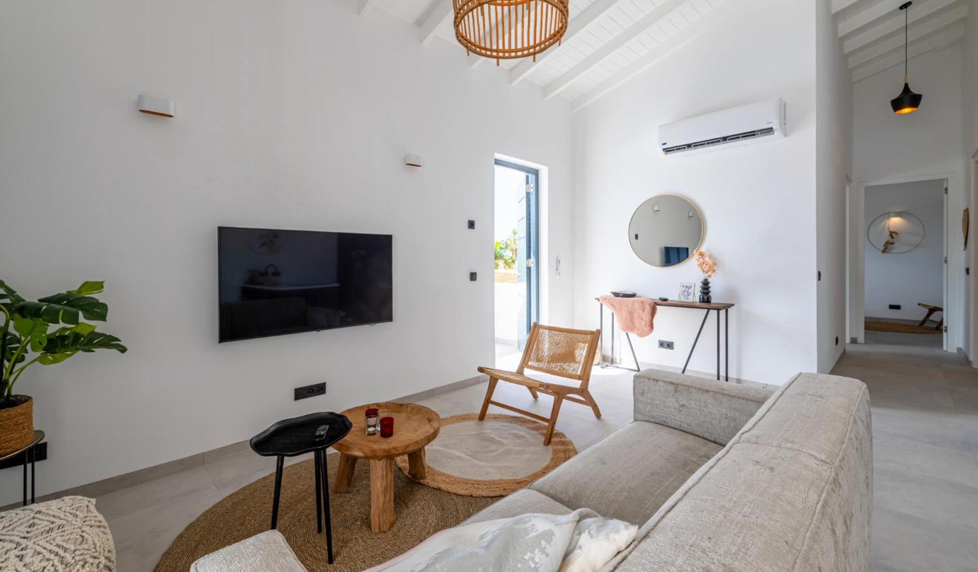 Starfish - Brand new apartment with pool close to the beach