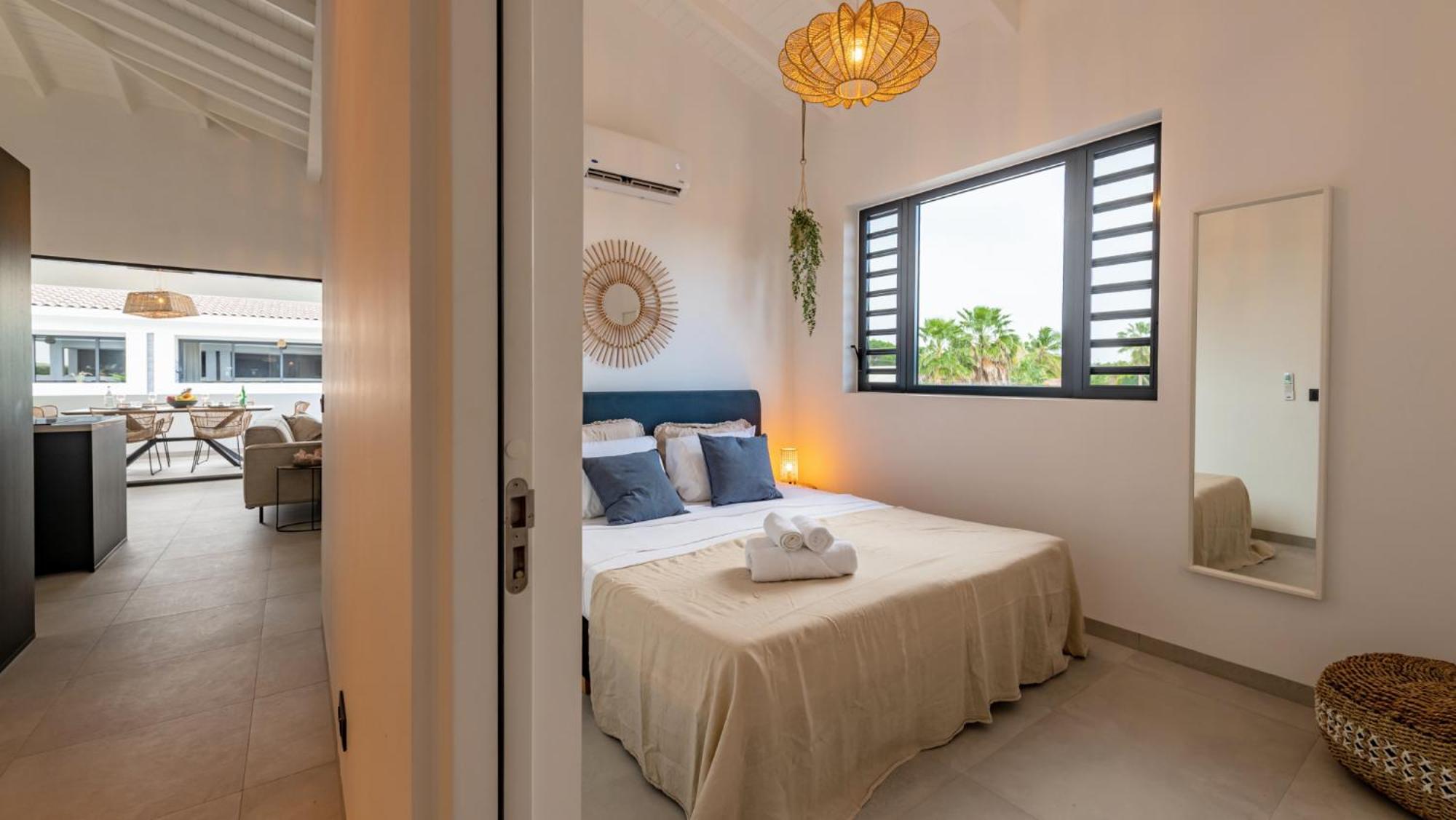 Starfish - Brand new apartment with pool close to the beach
