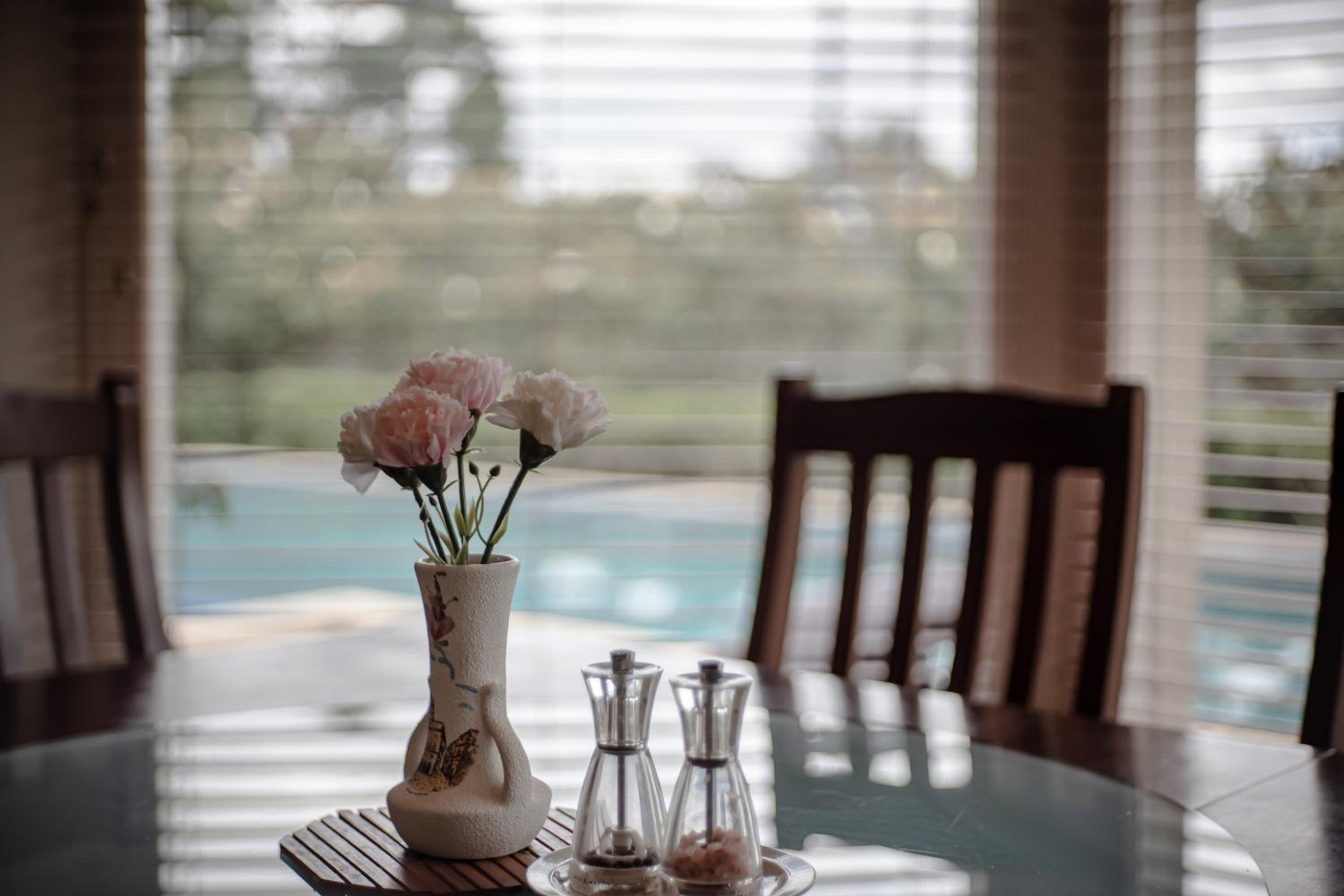 6 bdrs villa with pool & Tennis Court