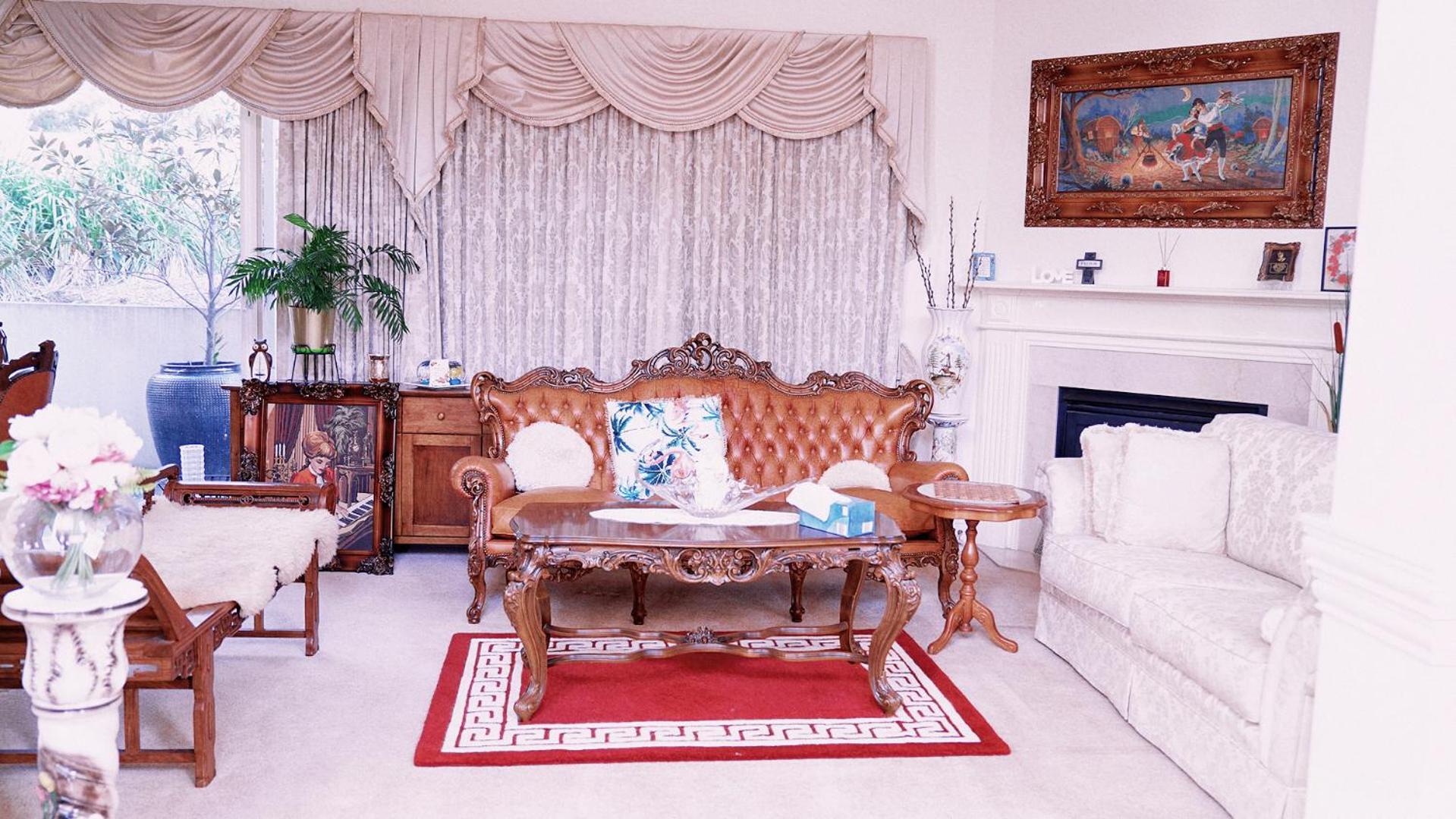6 bdrs villa with pool & Tennis Court