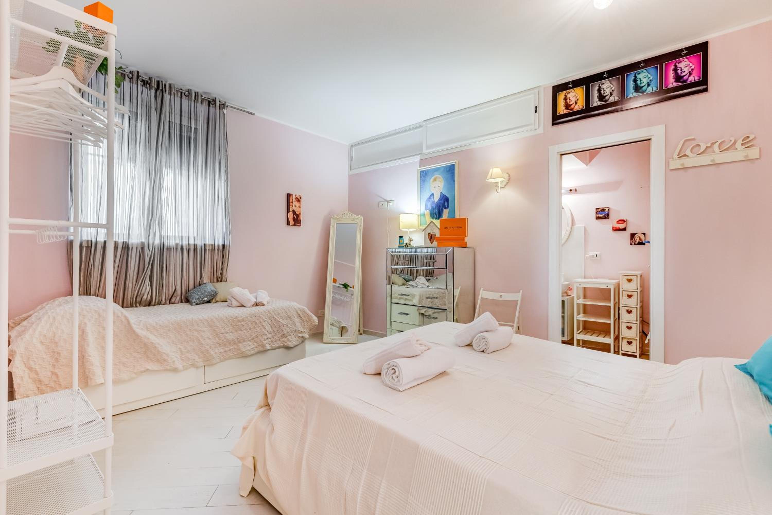 The Great Beauty - 2 double bedrooms & 2 bathrooms