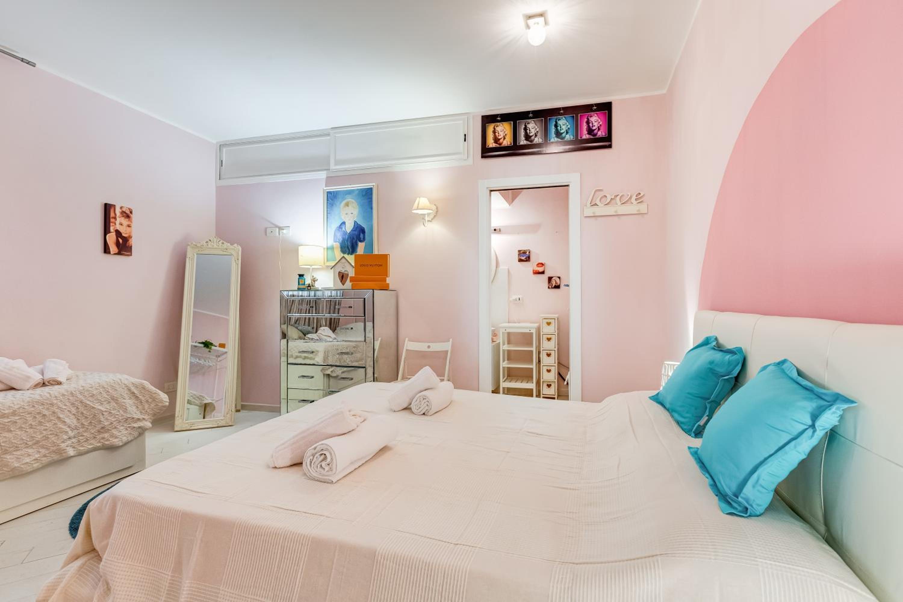 The Great Beauty - 2 double bedrooms & 2 bathrooms