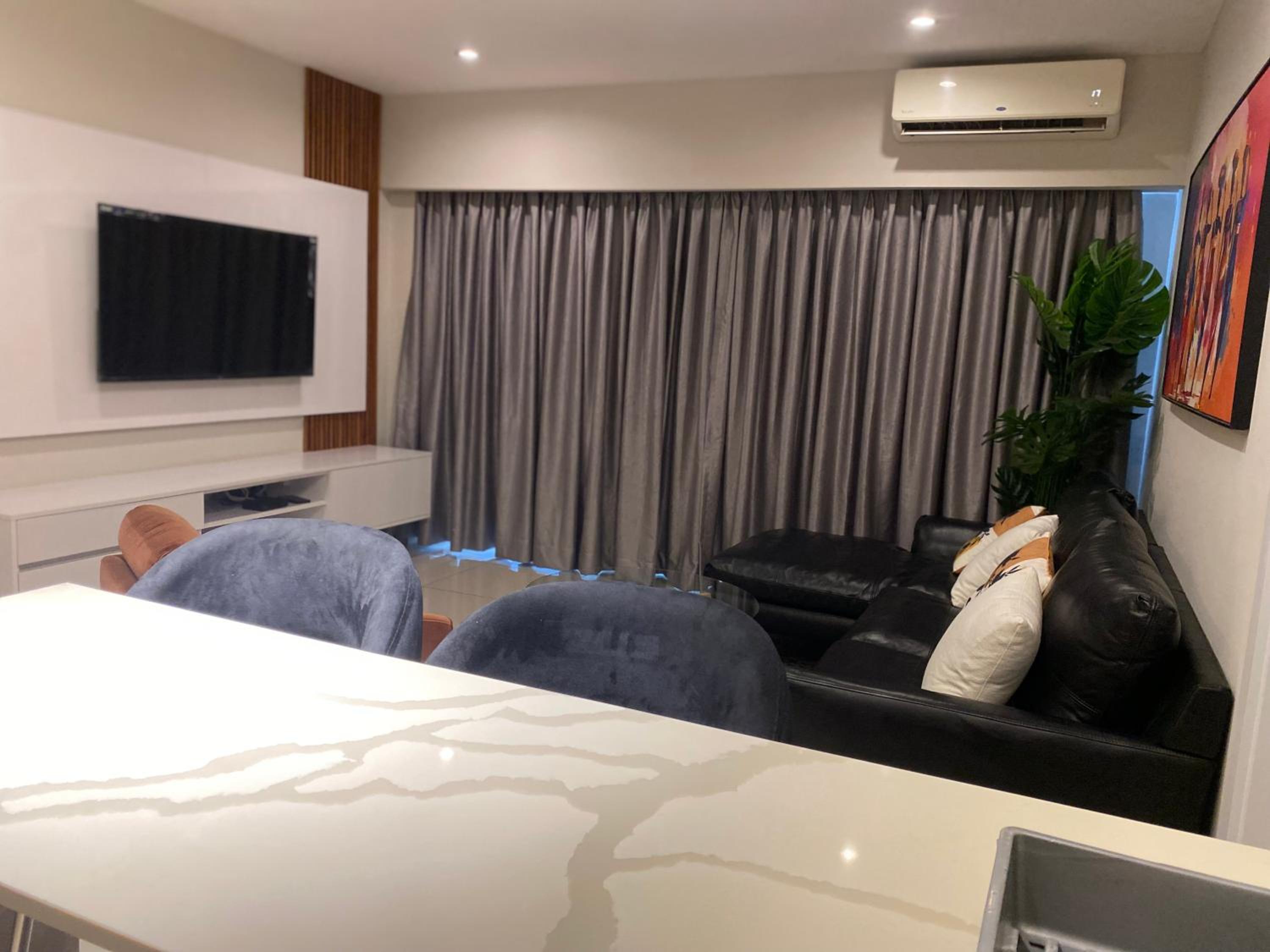 Manjaro Luxury Suites @ The Gallery, East Legon view 3