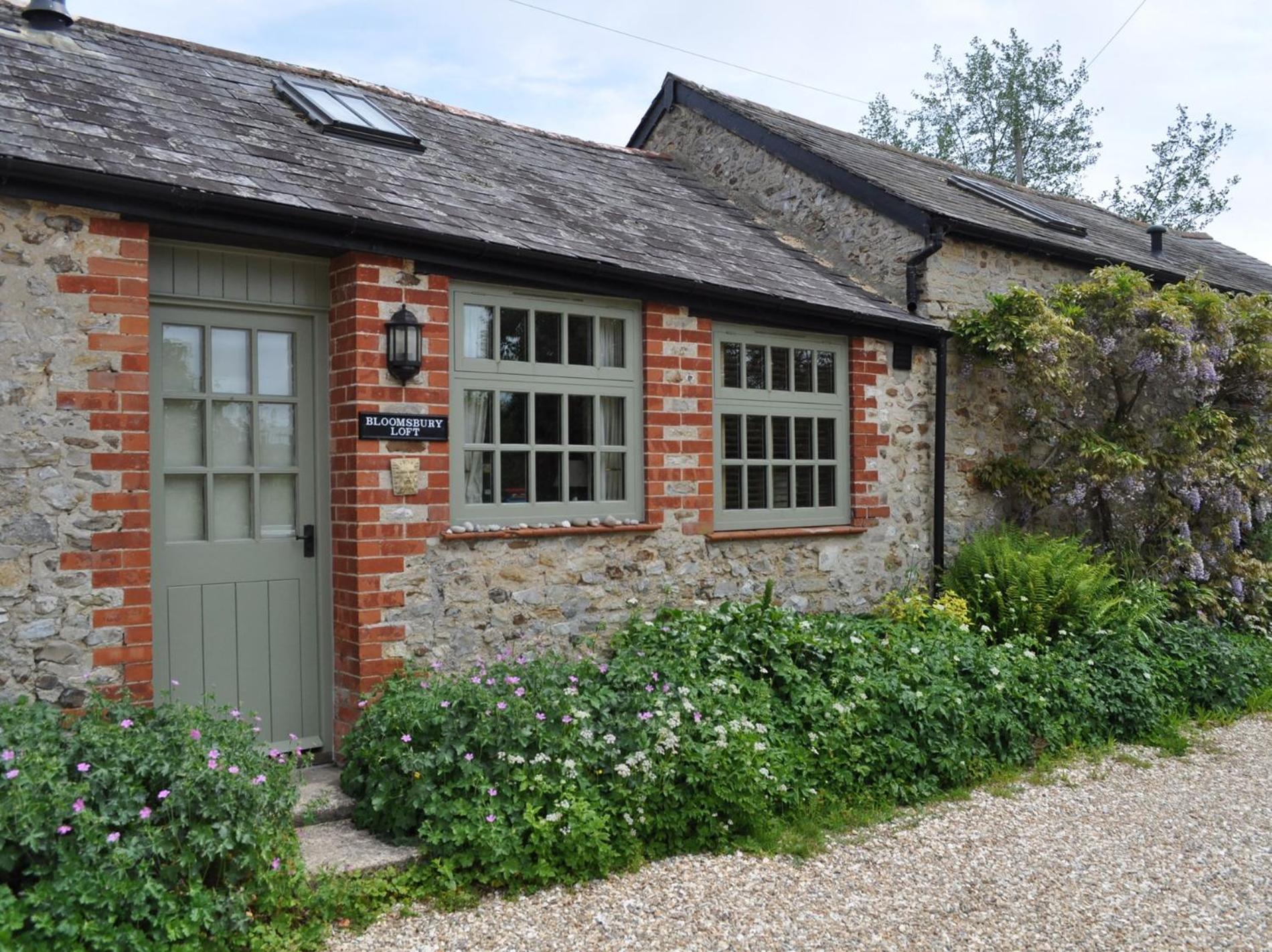 2 Bed in Axminster oc-blolo view 2