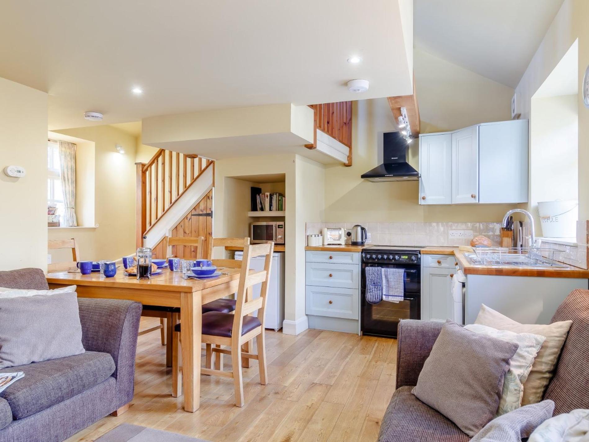 2 Bed in Axminster oc-blolo view 4