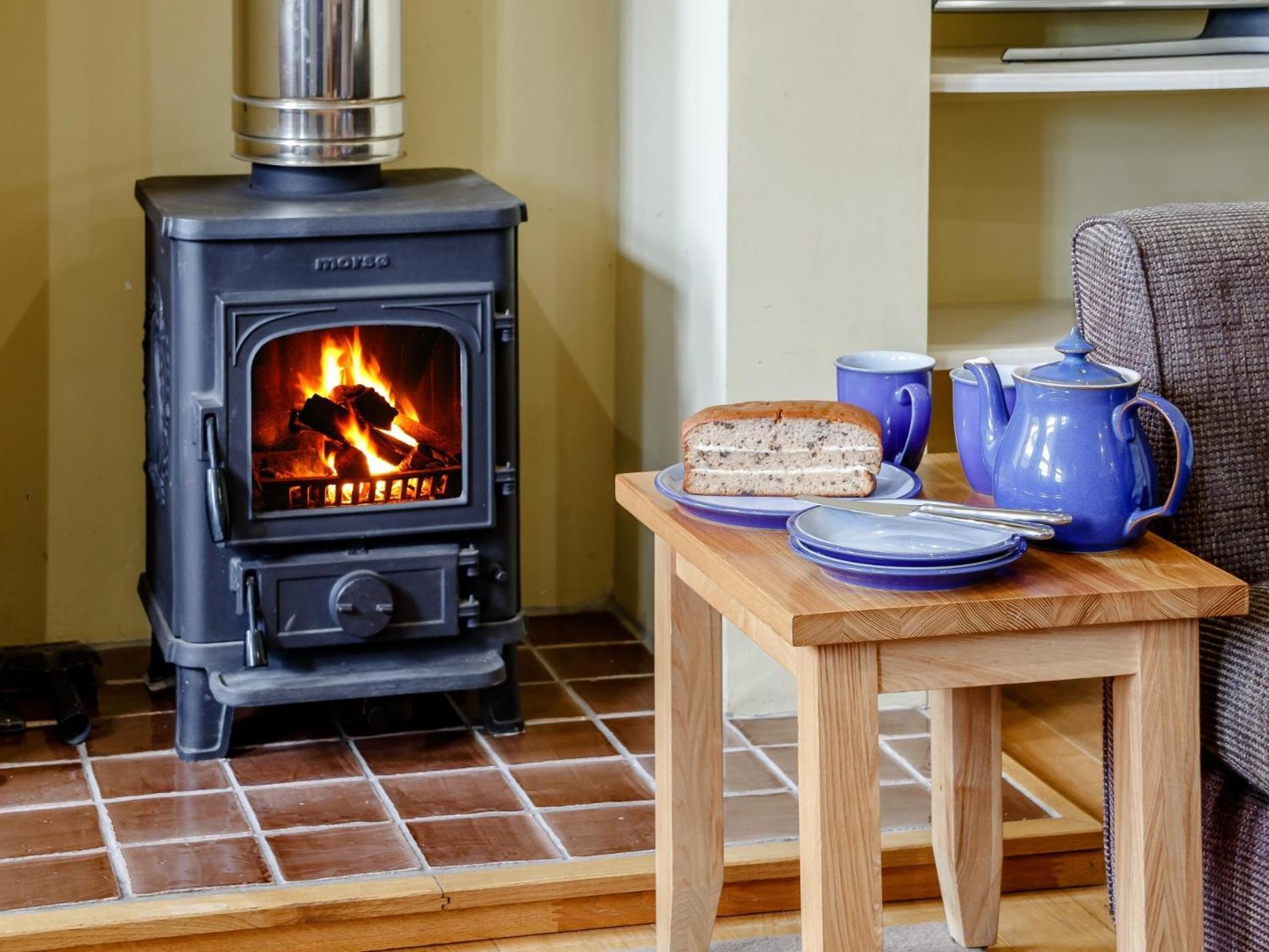2 Bed in Axminster oc-blolo view 5