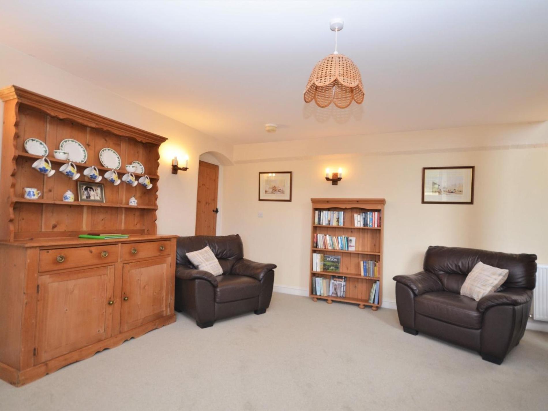 3 Bed in Plymouth oc-keepi view 5