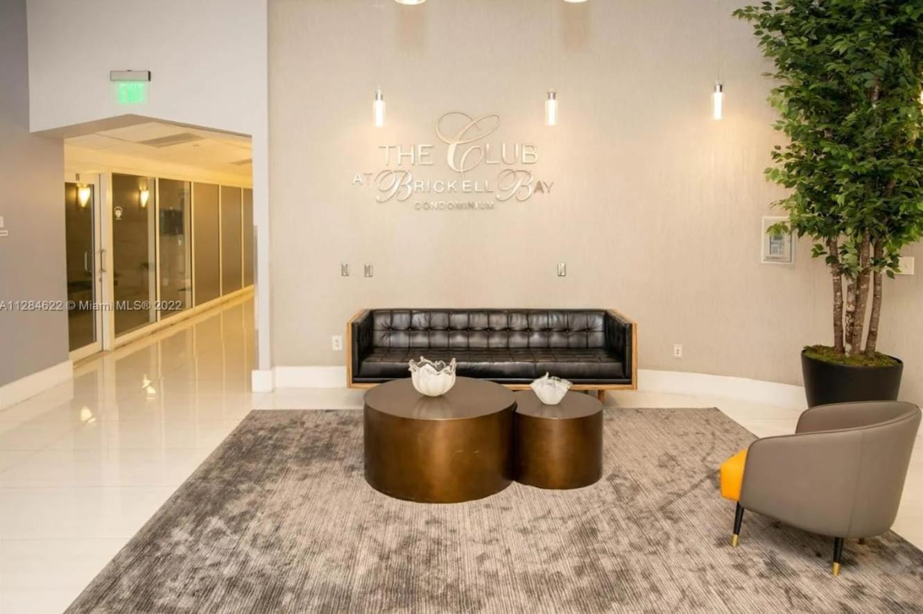Upscale Brickell 2 bedroom with water views and free parking