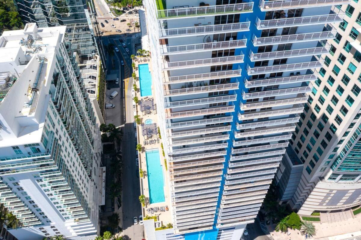 Upscale Brickell 2 bedroom with water views and free parking