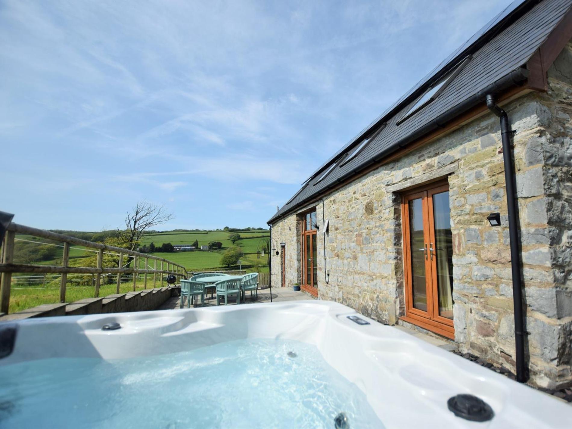 4 Bed in Kidwelly oc-cwrty view 4
